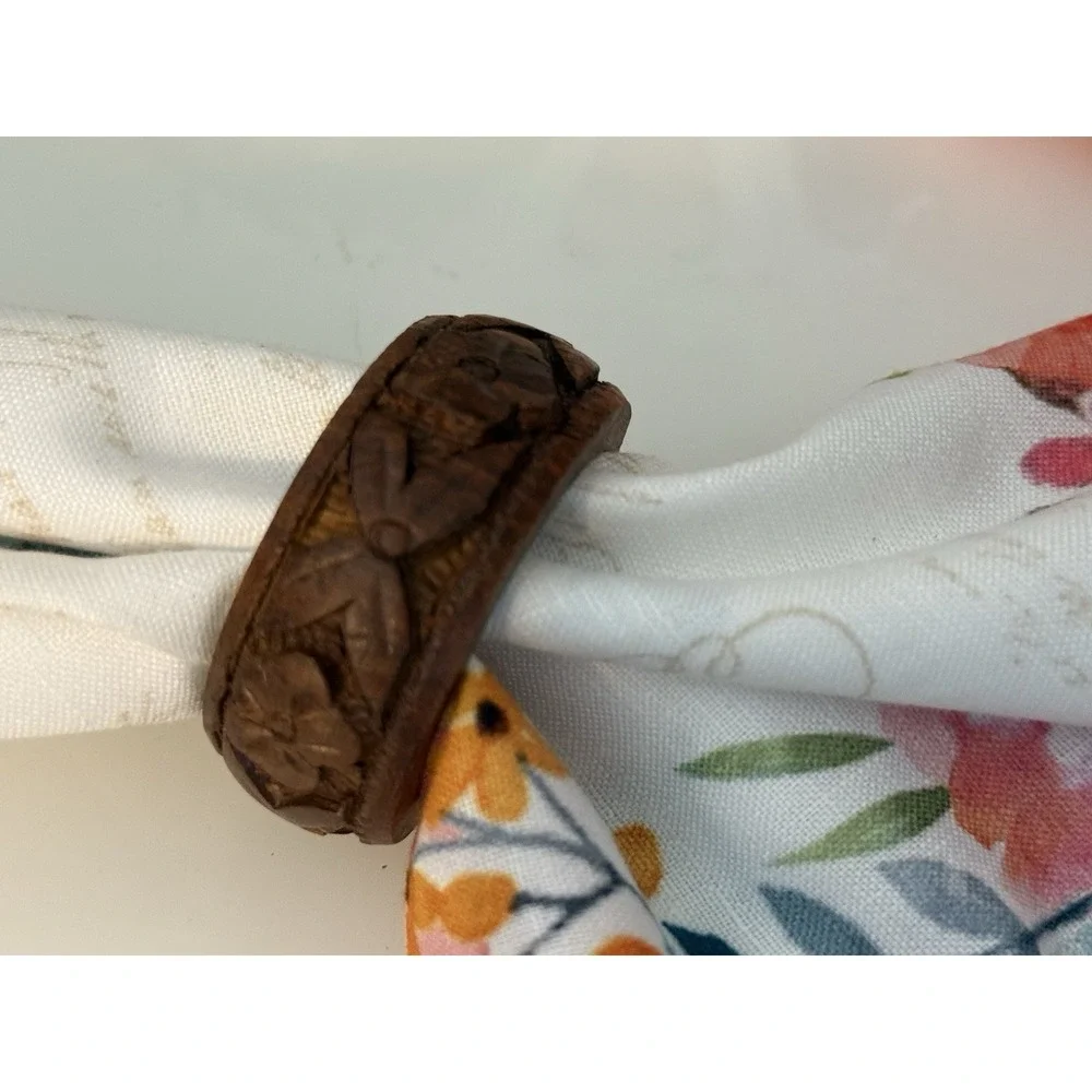 Vintage MCM Hand Carved In India Brown Wooden Napkin Rings‎ Floral Set of 7 EUC